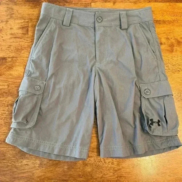 Under Armour gray boys cargo shorts size medium - Picture 1 of 4